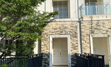 RUMAH MEWAH 3 LANTAI di Pavillion Residence – Posisi Sudut, Double Decker, Siap Huni!