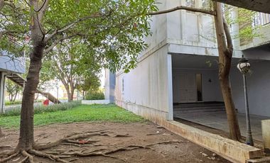 RUMAH MEWAH 3 LANTAI di Pavillion Residence – Posisi Sudut, Double Decker, Siap Huni!