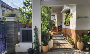 RUMAH MEWAH DALAM PERUM DI MAGUWOHARJO DEPOK