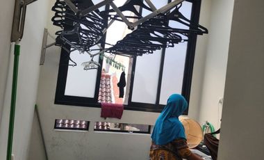 RUMAH MEWAH DALAM PERUM DI MAGUWOHARJO DEPOK