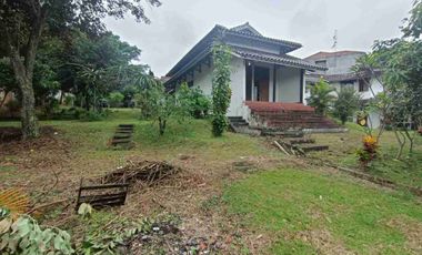 Dijual rumah luas di sayap Setiabudi Bandung harga di bawah NJOP