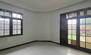 Dijual rumah luas di sayap Setiabudi Bandung harga di bawah NJOP