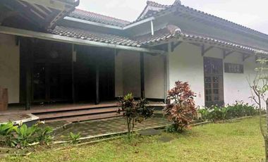 Dijual rumah luas di sayap Setiabudi Bandung harga di bawah NJOP