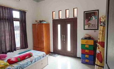 Rumah Mewah Luas Tengah Kota Solo Dekat Manahan