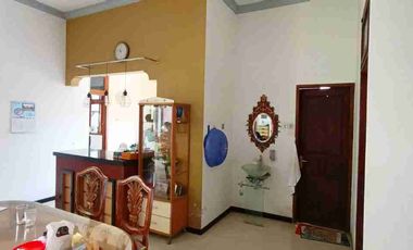 Rumah Mewah Luas Tengah Kota Solo Dekat Manahan