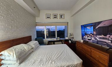 1 Bedroom Condo in Fairways Towers in BGC for Sale - Golf Course View