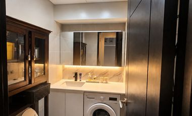 1 Bedroom Condo in Fairways Towers in BGC for Sale - Golf Course View