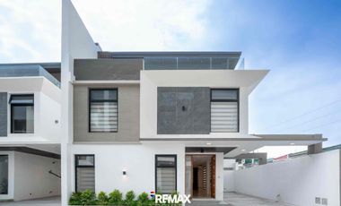 Full furnished stylish Townhouse