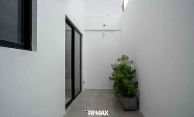 Full furnished stylish Townhouse