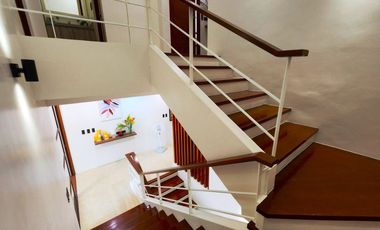 Near C5 Three Storey Townhouse for Sale in Merville Village Paranaque  - JB