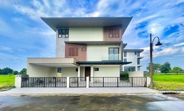 Alabang West Village, 3 Storey House and Lot for Sale in Las Pinas City