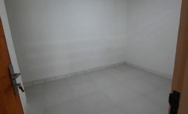 DISEWA RUKO PLUIT BARAT, PENJARINGAN, JAKARTA UTARA, 120 m2, 2 LANTAI.