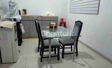 RUMAH BAGUS 2LANTAI FULL FURNISH KLAMIS SIAP PAKAI DEKAT KAMPUS ITS UNAIR UNTAG, MERR GALAXY MALL, MANYAR NGINDEN NGAGEL BRATANG, TENGAH KOTA GUBENG
