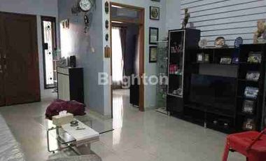 RUMAH BAGUS 2LANTAI FULL FURNISH KLAMIS SIAP PAKAI DEKAT KAMPUS ITS UNAIR UNTAG, MERR GALAXY MALL, MANYAR NGINDEN NGAGEL BRATANG, TENGAH KOTA GUBENG
