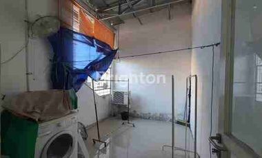 RUMAH BAGUS 2LANTAI FULL FURNISH KLAMIS SIAP PAKAI DEKAT KAMPUS ITS UNAIR UNTAG, MERR GALAXY MALL, MANYAR NGINDEN NGAGEL BRATANG, TENGAH KOTA GUBENG