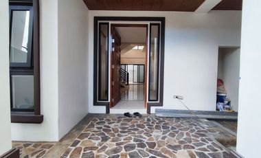 For Sale 2 Storey House & Lot 4BR in Woodland Hills Silangan San Mateo Rizal. KSA