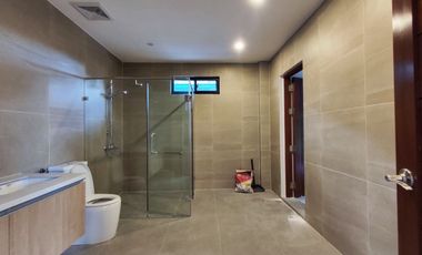 For Sale 2 Storey House & Lot 4BR in Woodland Hills Silangan San Mateo Rizal. KSA