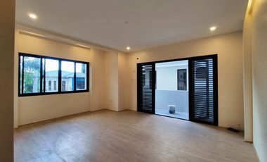 For Sale 2 Storey House & Lot 4BR in Woodland Hills Silangan San Mateo Rizal. KSA