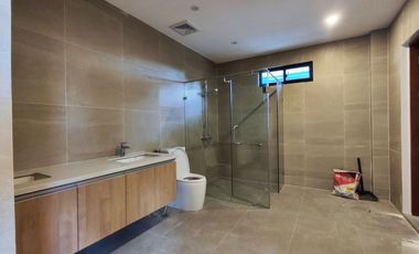 For Sale 2 Storey House & Lot 4BR in Woodland Hills Silangan San Mateo Rizal. KSA