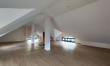 For Sale 2 Storey House & Lot 4BR in Woodland Hills Silangan San Mateo Rizal. KSA