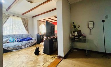 Se Vende Amplia Casa Con Piscina, Barrio Residencial, Ñuñoa