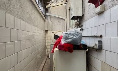 Se Vende Amplia Casa Con Piscina, Barrio Residencial, Ñuñoa