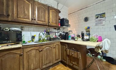 Se Vende Amplia Casa Con Piscina, Barrio Residencial, Ñuñoa