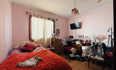 Se Vende Amplia Casa Con Piscina, Barrio Residencial, Ñuñoa