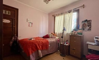 Se Vende Amplia Casa Con Piscina, Barrio Residencial, Ñuñoa