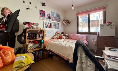 Se Vende Amplia Casa Con Piscina, Barrio Residencial, Ñuñoa