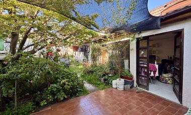 Se Vende Amplia Casa Con Piscina, Barrio Residencial, Ñuñoa