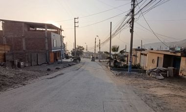 VENTA DE CASA EN SANTA CLARA URB. HIJOS DE APURIMAC 5TA ETAPA 2 DPTOS COCHERA