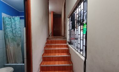VENTA DE CASA EN SANTA CLARA URB. HIJOS DE APURIMAC 5TA ETAPA 2 DPTOS COCHERA