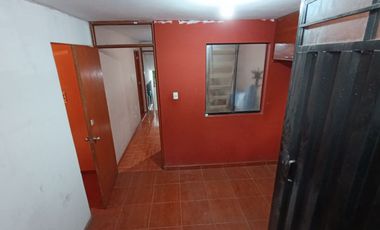 VENTA DE CASA EN SANTA CLARA URB. HIJOS DE APURIMAC 5TA ETAPA 2 DPTOS COCHERA