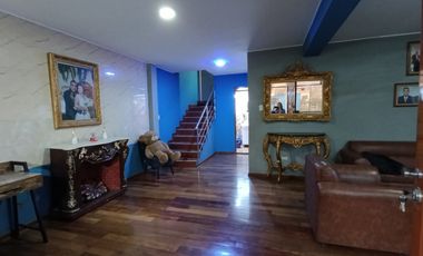 VENTA DE CASA EN SANTA CLARA URB. HIJOS DE APURIMAC 5TA ETAPA 2 DPTOS COCHERA