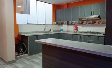 VENTA DE CASA EN SANTA CLARA URB. HIJOS DE APURIMAC 5TA ETAPA 2 DPTOS COCHERA