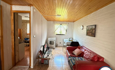 Casa Amplia en Venta con Estacionamiento Techado, Fundo el Carmen