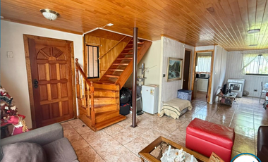 Casa Amplia en Venta con Estacionamiento Techado, Fundo el Carmen