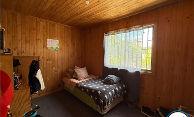 Casa Amplia en Venta con Estacionamiento Techado, Fundo el Carmen