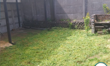 Casa Amplia en Venta con Estacionamiento Techado, Fundo el Carmen