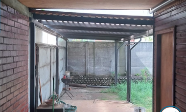 Casa Amplia en Venta con Estacionamiento Techado, Fundo el Carmen