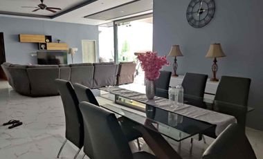 RUMAH MEWAH KOLAM RENANG CIREBON KOTA