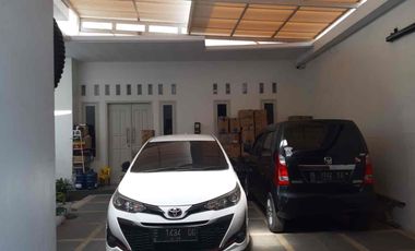 RUMAH MEWAH KOLAM RENANG CIREBON KOTA