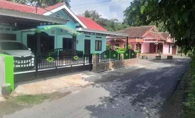 Dijual Rumah Siap Huni dan Murah di Mangku jln aspal Pajangan