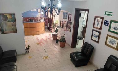Casa/clinica con uso de suelo en venta