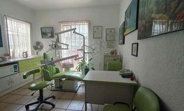 Casa/clinica con uso de suelo en venta