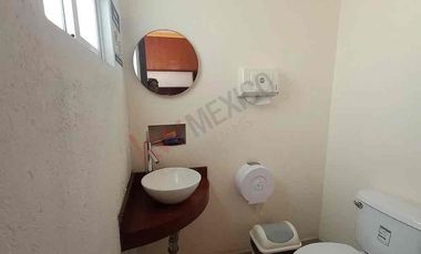 Casa/clinica con uso de suelo en venta
