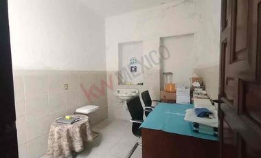 Casa/clinica con uso de suelo en venta