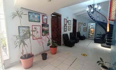 Casa/clinica con uso de suelo en venta