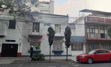 Casa/clinica con uso de suelo en venta